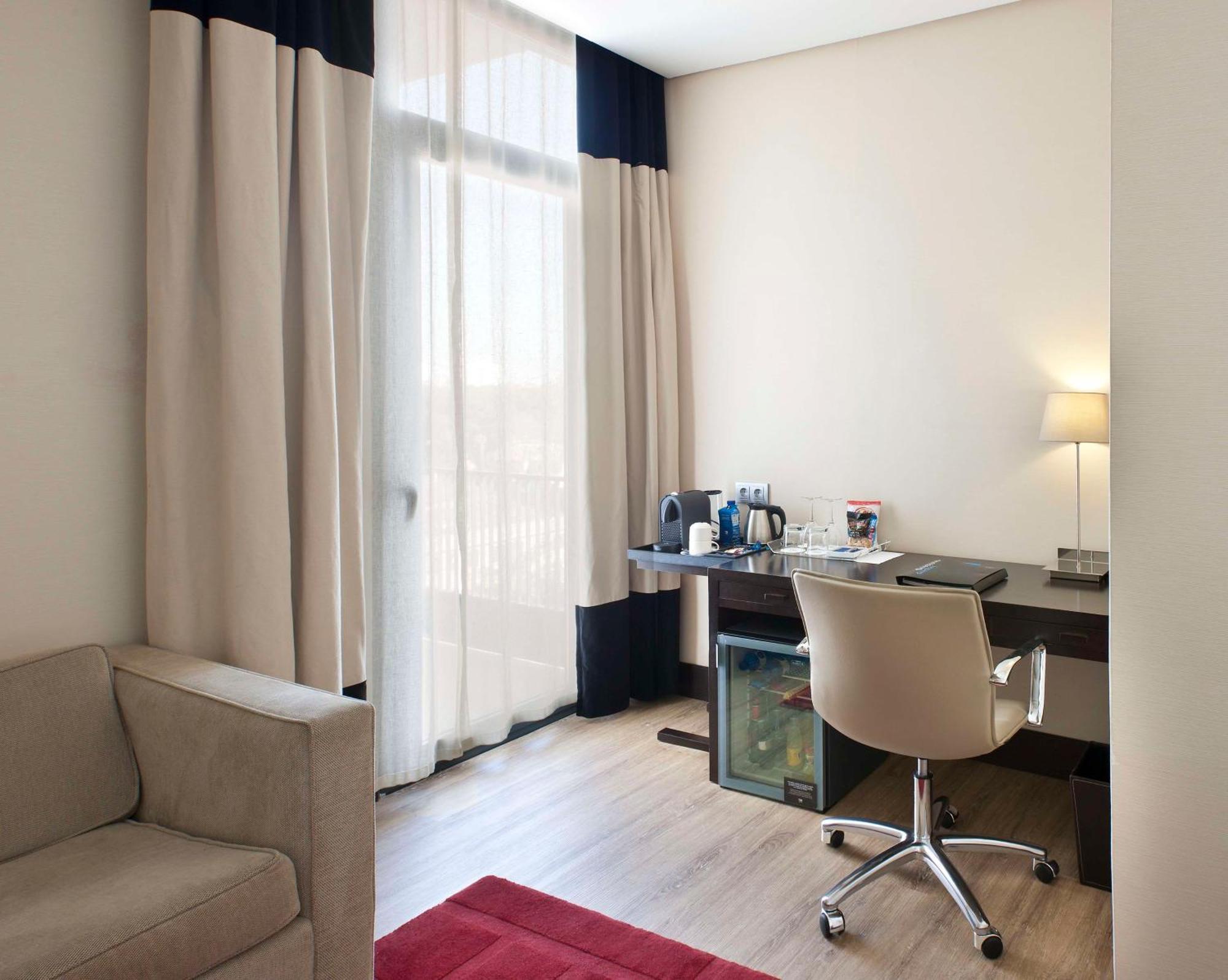 Hotel NH Avenida Jerez Jerez de la Frontera Exterior foto