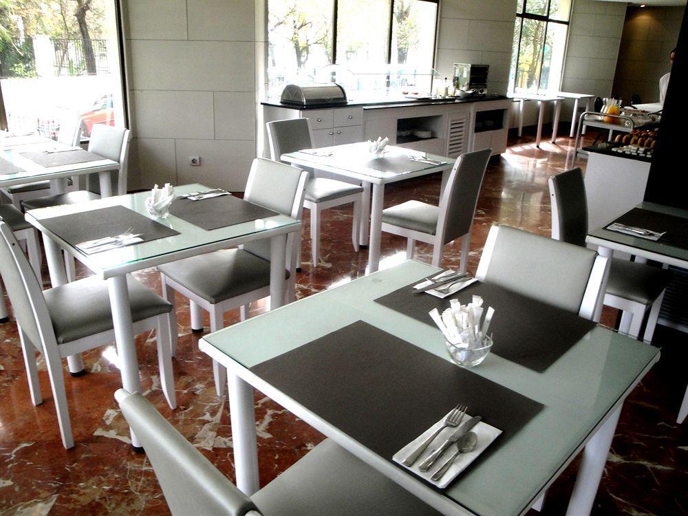 Hotel NH Avenida Jerez Jerez de la Frontera Exterior foto